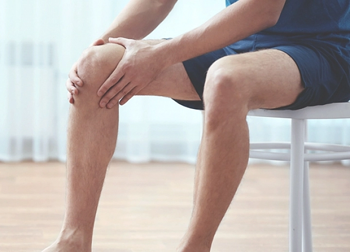 5 exercices pour prévenir les douleurs liées à l’arthrose du genou